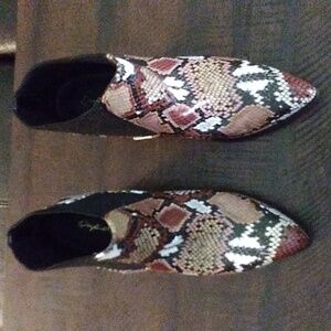 Short Boots by Qupid